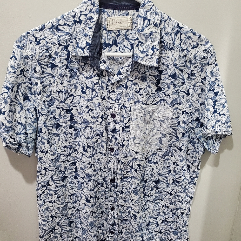 Mens Free Planet Blue Hawaiian Button Shirt Vacation Beach Surf Sz Medium Linen